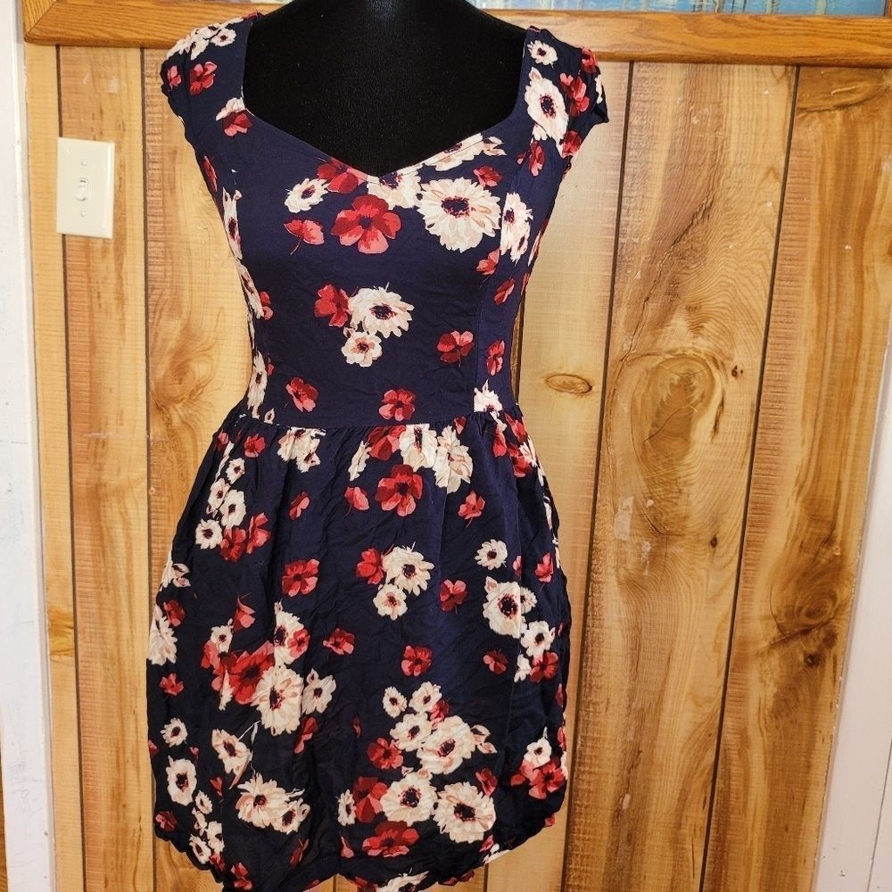 Hollister Floral Sundress Women’s Small – Navy Red White Print - Picture 2 of 9